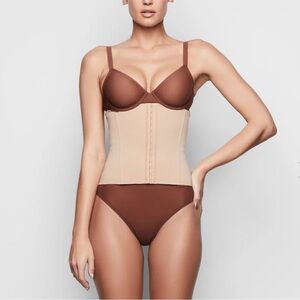 SKIMS Waist Trainer in Clay Size XL